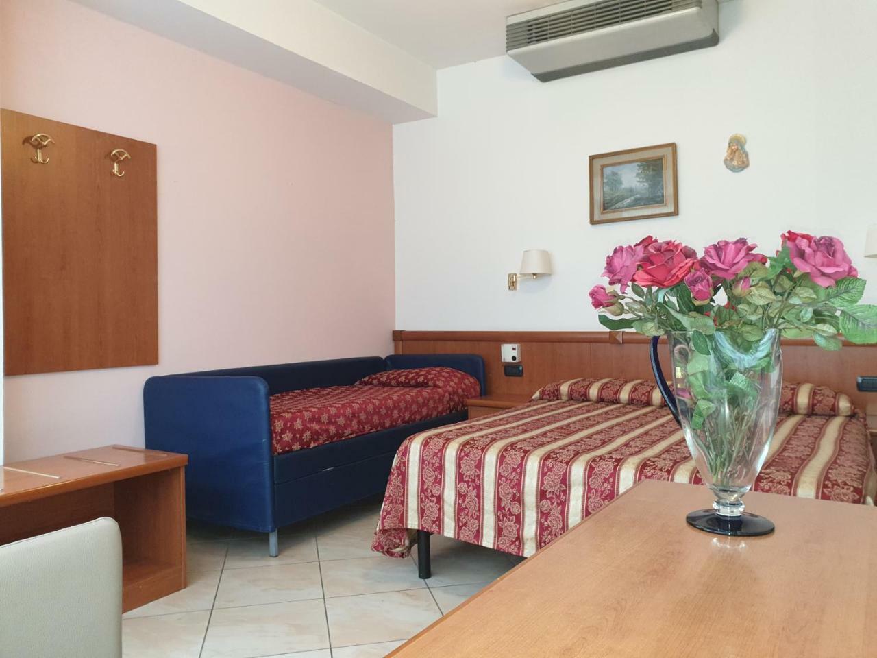 Hotel Ginevra Riccione Ngoại thất bức ảnh