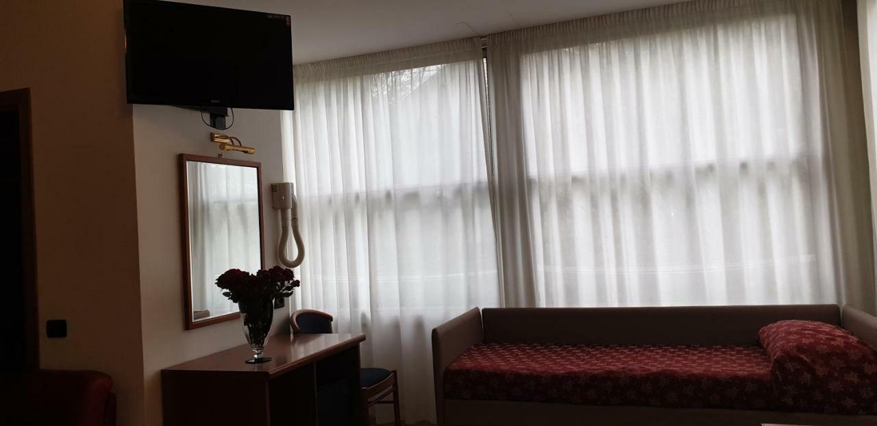 Hotel Ginevra Riccione Ngoại thất bức ảnh